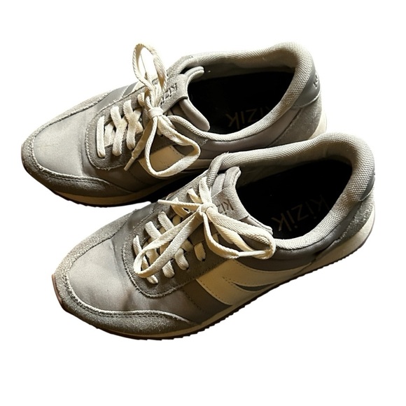 Kizik Milan Gray and White Women's Sneakers - Picture 4 of 6
